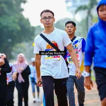 Runner Photo 8307816