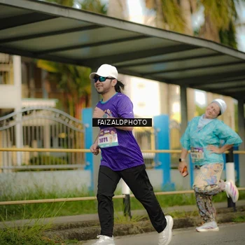 Runner Photo 8307846