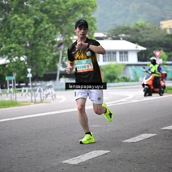 Runner Photo 8307936