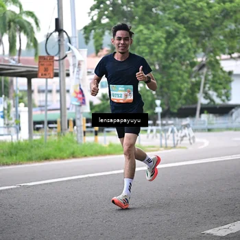 Runner Photo 8307985