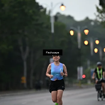 Runner Photo 8308000