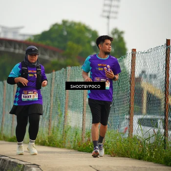 Runner Photo 8308003