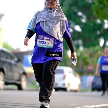 Runner Photo 8308006