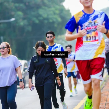 Runner Photo 8308016