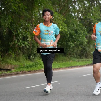 Runner Photo 8308024