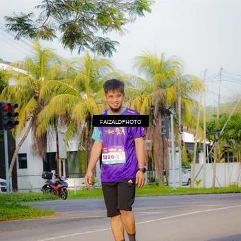 Runner Photo 8308195