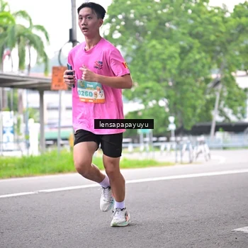 Runner Photo 8308443