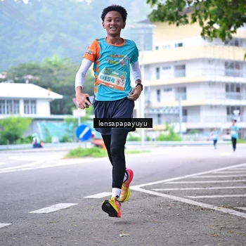 Runner Photo 8308602
