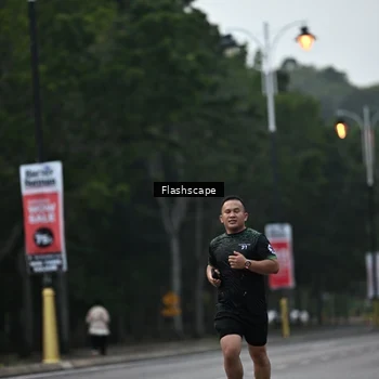 Runner Photo 8308900