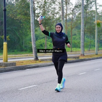 Runner Photo 8309002