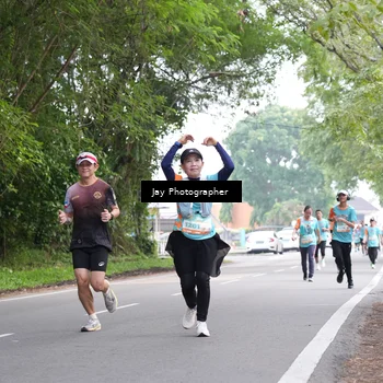 Runner Photo 8309015