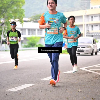 Runner Photo 8309117