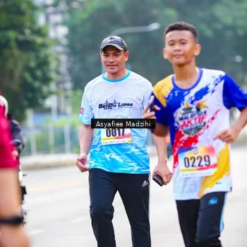 Runner Photo 8309563