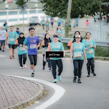 Runner Photo 8309681