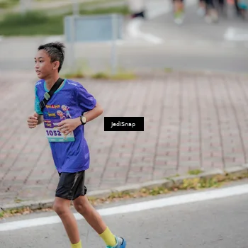 Runner Photo 8309695