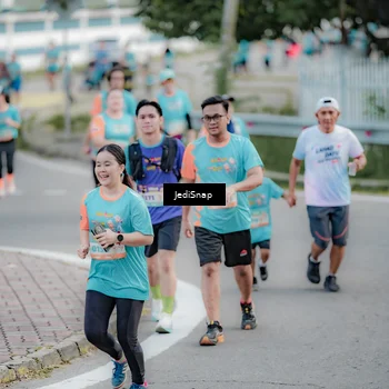 Runner Photo 8309853