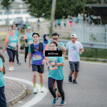 Runner Photo 8309882