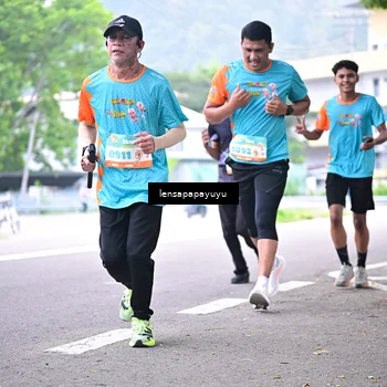 Runner Photo 8309900