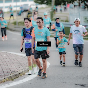 Runner Photo 8309909