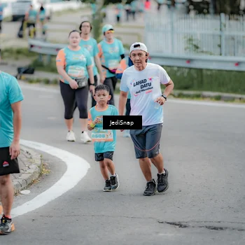 Runner Photo 8309915