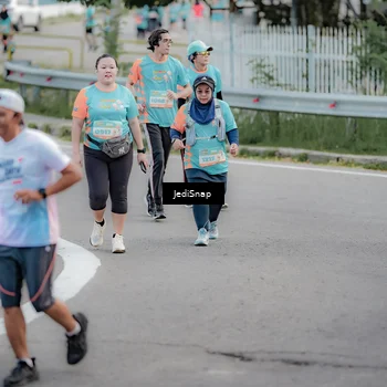 Runner Photo 8309924