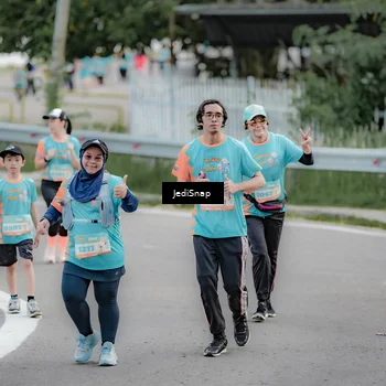 Runner Photo 8309979