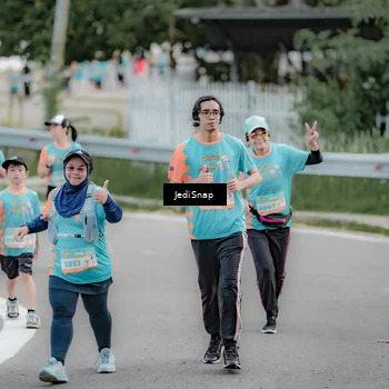 Runner Photo 8309981