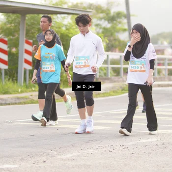 Runner Photo 8310007