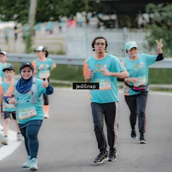 Runner Photo 8310021
