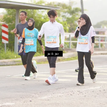 Runner Photo 8310023