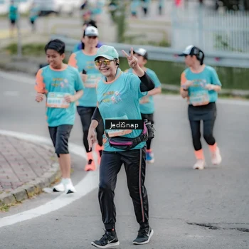 Runner Photo 8310041