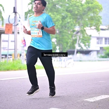 Runner Photo 8310055