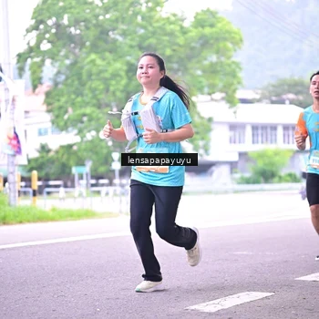 Runner Photo 8310072
