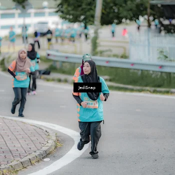 Runner Photo 8310142