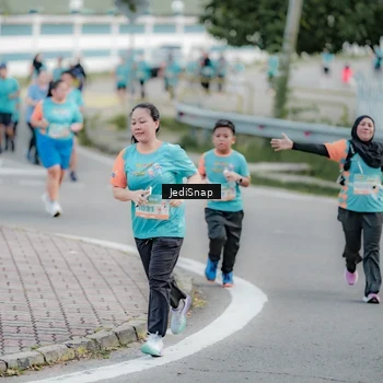 Runner Photo 8310220