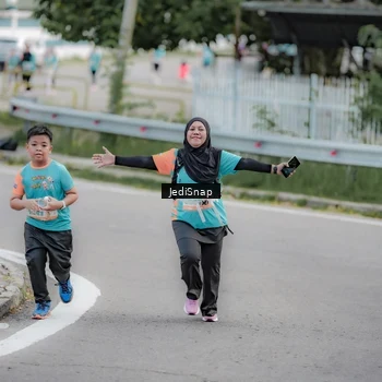 Runner Photo 8310221