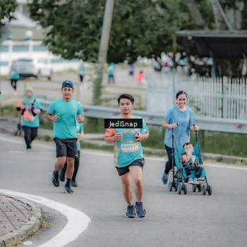 Runner Photo 8310335