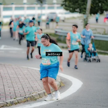 Runner Photo 8310336