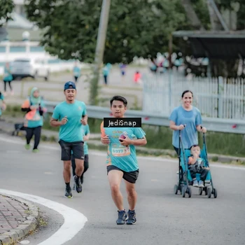 Runner Photo 8310341