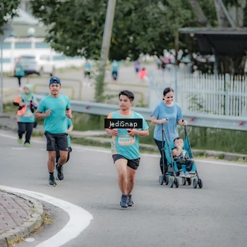 Runner Photo 8310342