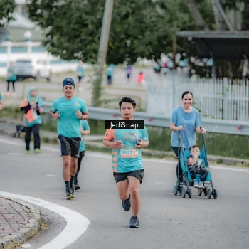Runner Photo 8310343