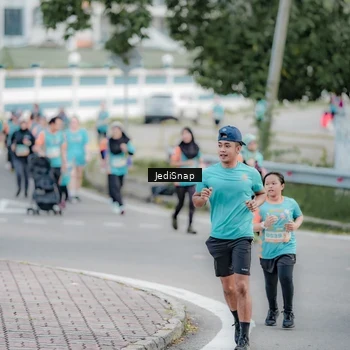 Runner Photo 8310375
