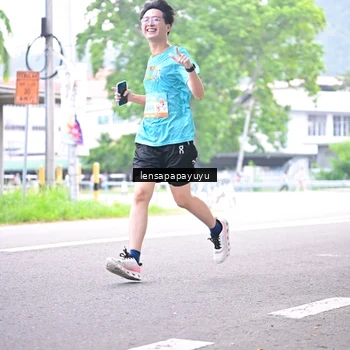 Runner Photo 8310416