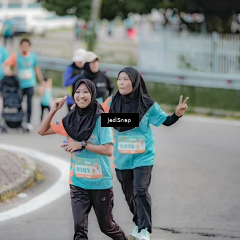 Runner Photo 8310448