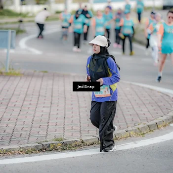 Runner Photo 8310501