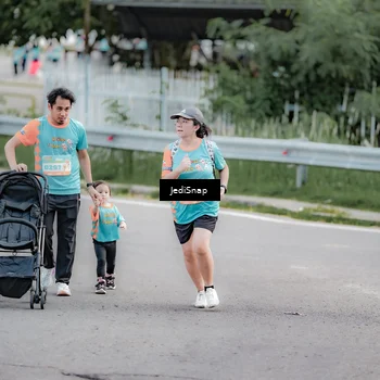 Runner Photo 8310524