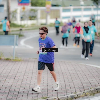 Runner Photo 8310766