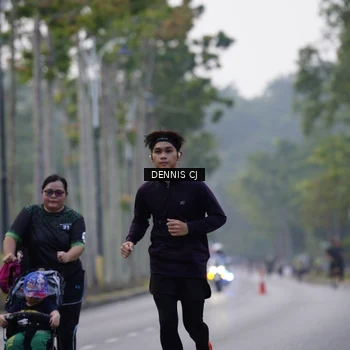 Runner Photo 8310800