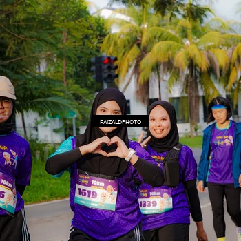 Runner Photo 8311001