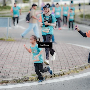Runner Photo 8311012
